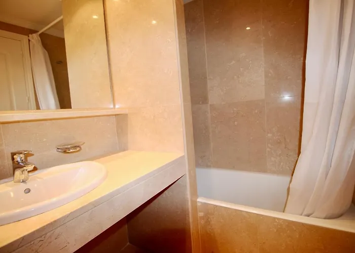 Ático espectacular con piscina privada en primera línea de playa * Dénia