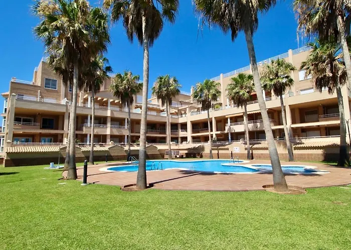 Ático espectacular con piscina privada en primera línea de playa *