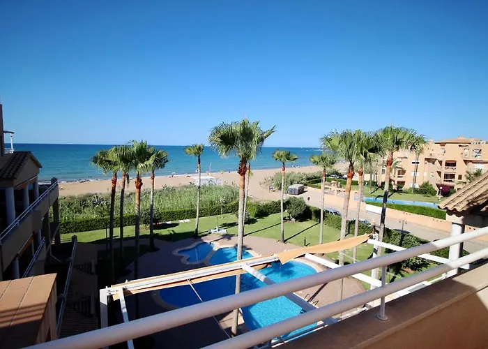 Apartamento Ático espectacular con piscina privada en primera línea de playa