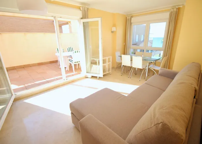 Ático espectacular con piscina privada en primera línea de playa Apartamento