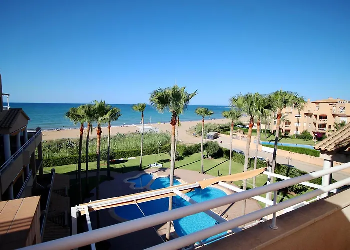 Apartamento Ático espectacular con piscina privada en primera línea de playa *