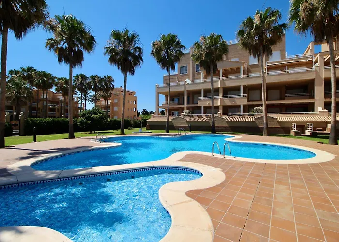 Apartamento Ático espectacular con piscina privada en primera línea de playa *