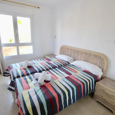 Atico Con Piscina Privada En Primera Linea